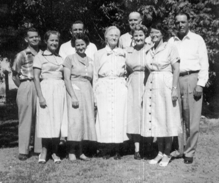 Edith with 4 daughters and husbands